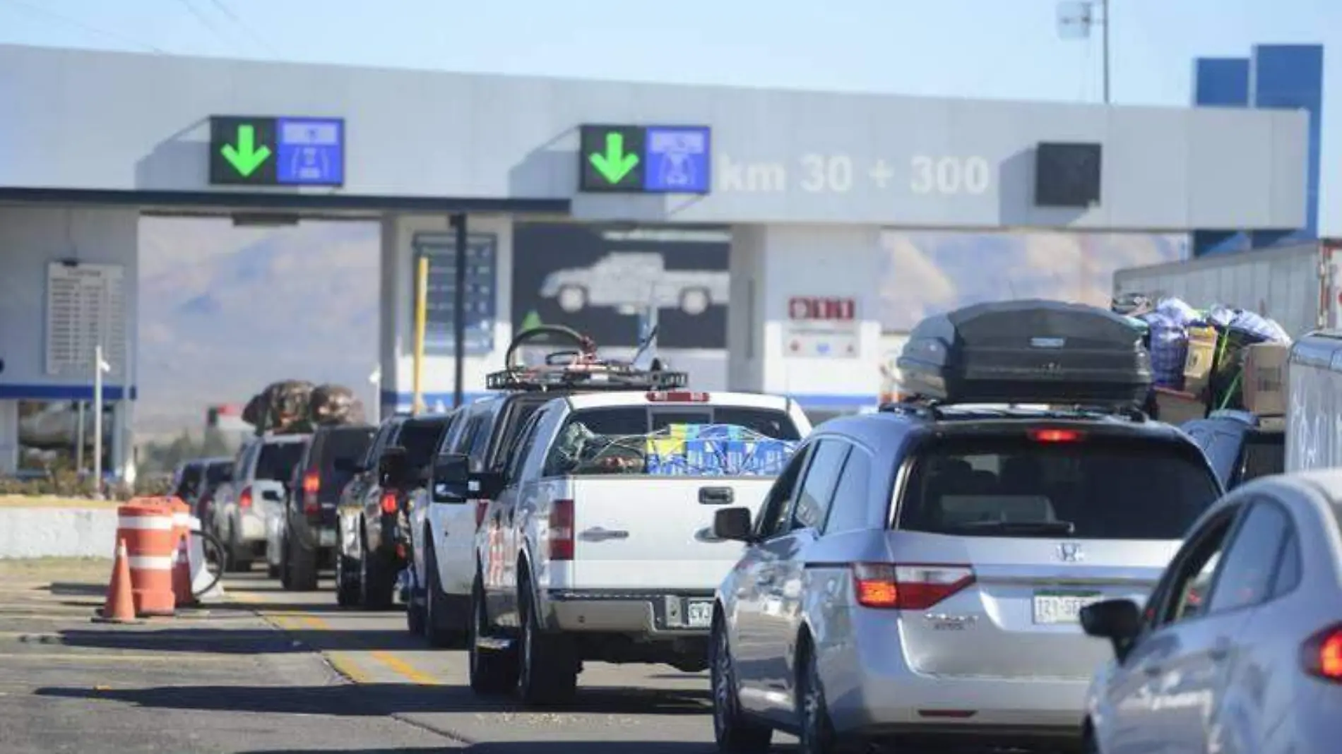 Más de 90 mil paisanos cruzaron por las 11 casetas de peaje en el estado